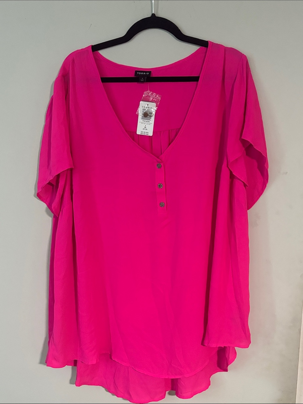 NWT Torrid Bright Hot Pink V-Neck Button-Front Blouse